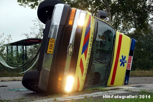 Henry-Wallinga©-Ambulance-Blauwe-Hand-04
