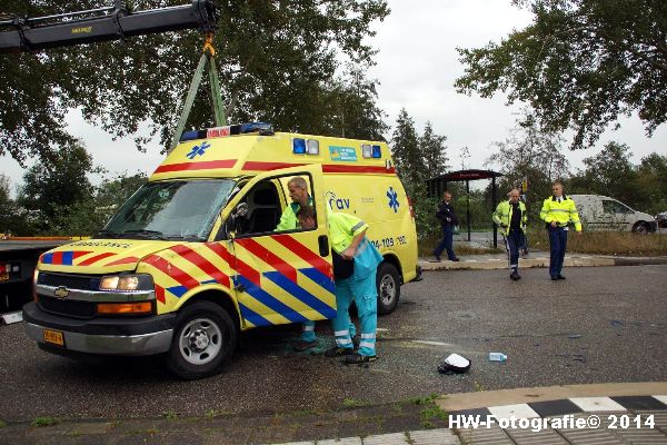 Henry-Wallinga©-Ambulance-Blauwe-Hand-09