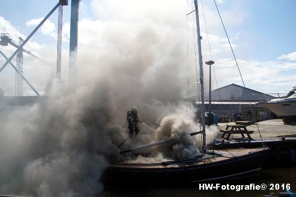 Henry-Wallinga©-Brand--Zeilboot-Kranerweerd-Zwartsluis-10
