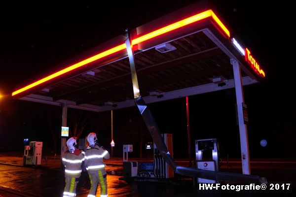 Henry-Wallinga©-Stormschade-Tankstation-Hasselt-01