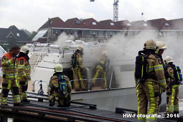 Henry-Wallinga©-Brand-Plezierjacht-Hasselt-15