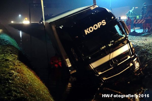 Henry-Wallinga©-Berging-Vrachtwagen-A28-Staphorst-06