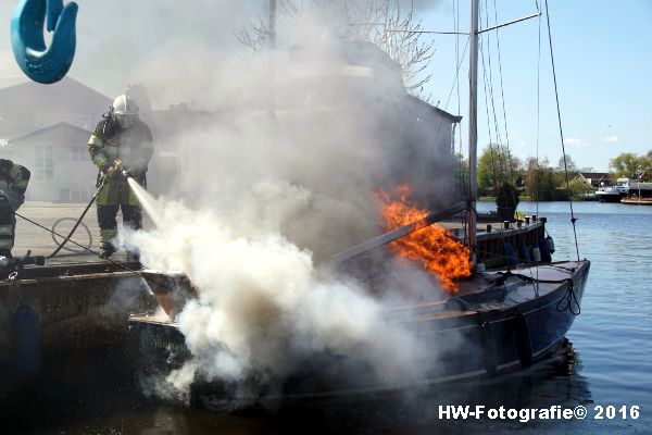 Henry-Wallinga©-Brand--Zeilboot-Kranerweerd-Zwartsluis-07