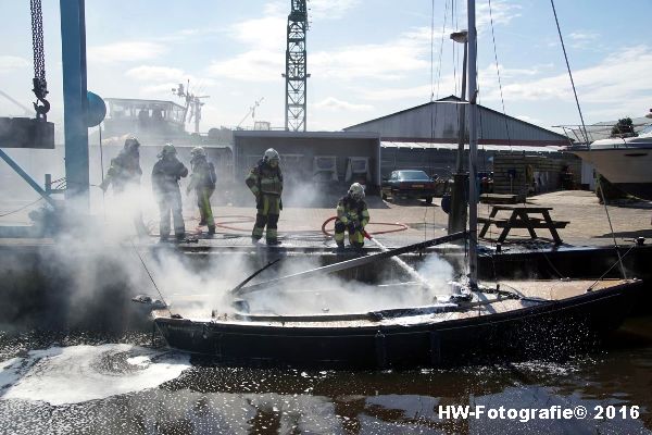 Henry-Wallinga©-Brand--Zeilboot-Kranerweerd-Zwartsluis-15