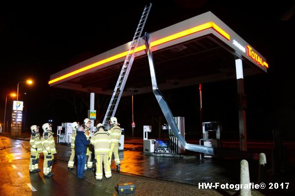 Henry-Wallinga©-Stormschade-Tankstation-Hasselt-02