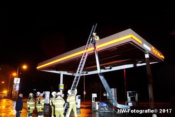 Henry-Wallinga©-Stormschade-Tankstation-Hasselt-04