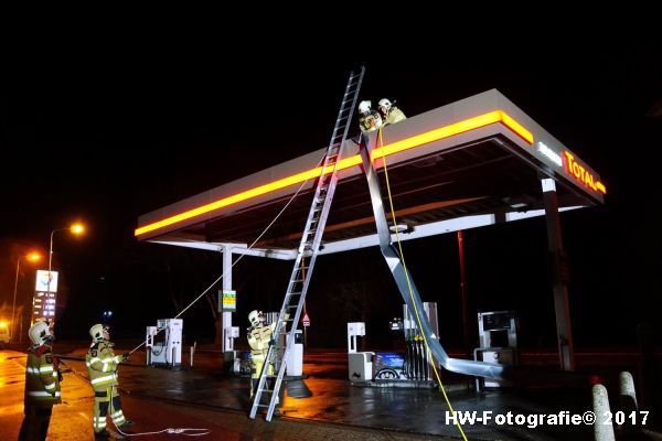 Henry-Wallinga©-Stormschade-Tankstation-Hasselt-08