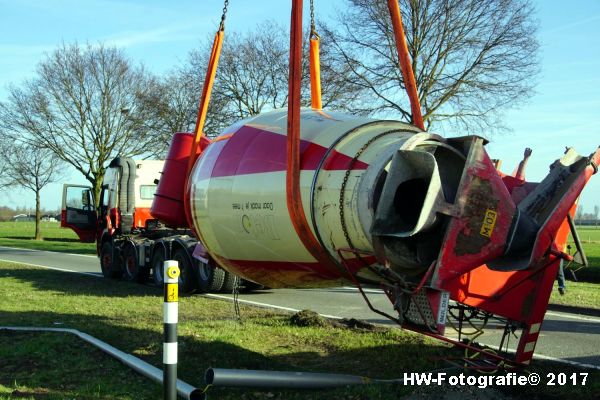 Henry-Wallinga©-Ongeval-Betonmixer-N377-Lichtmis-17