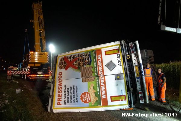 Henry-Wallinga©-Berging-Vrachtwagen-Parallelweg-A28-Zwolle-02