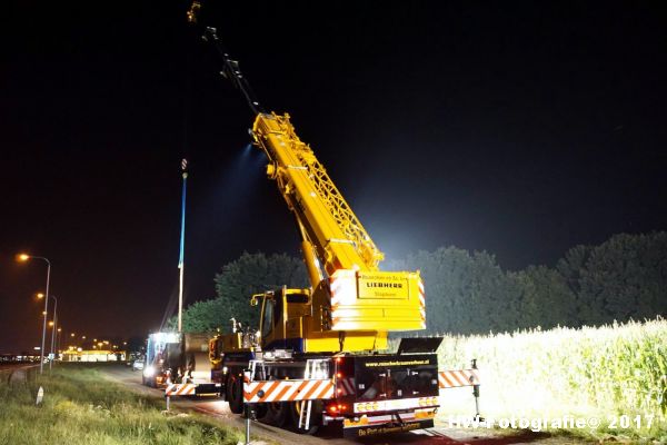 Henry-Wallinga©-Berging-Vrachtwagen-Parallelweg-A28-Zwolle-09