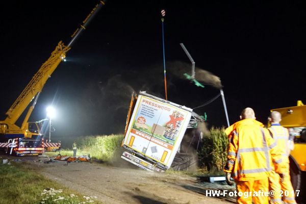 Henry-Wallinga©-Berging-Vrachtwagen-Parallelweg-A28-Zwolle-16