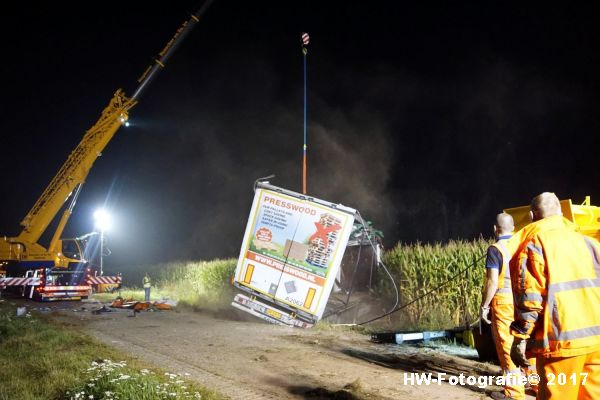 Henry-Wallinga©-Berging-Vrachtwagen-Parallelweg-A28-Zwolle-17