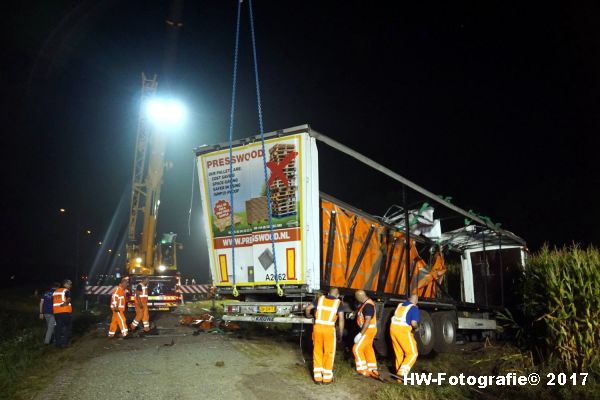 Henry-Wallinga©-Berging-Vrachtwagen-Parallelweg-A28-Zwolle-19