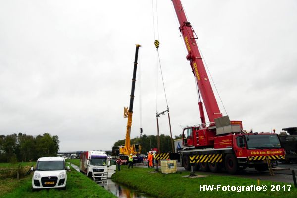 Henry-Wallinga©-Ongeval-Vrachtauto-Sloot-Staphorst-10