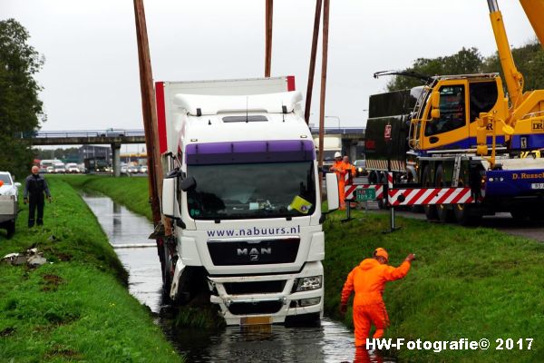 Henry-Wallinga©-Ongeval-Vrachtauto-Sloot-Staphorst-14