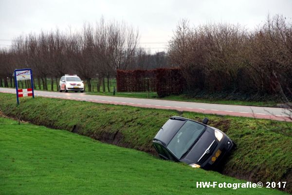 Henry-Wallinga©-Auto-Greppel-Verkavelingsweg-Hasselt-02