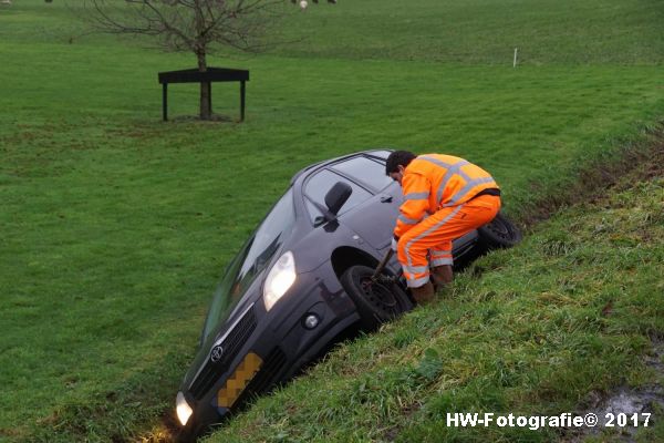 Henry-Wallinga©-Auto-Greppel-Verkavelingsweg-Hasselt-07