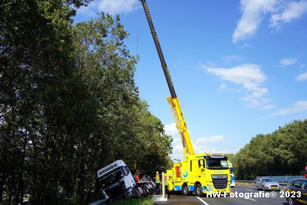 Henry-Wallinga©-Ongeval-Vrachtwagen-Betonplaten-A28-Lichtmis-18