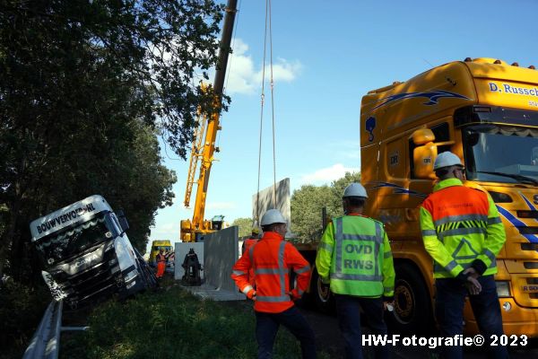 Henry-Wallinga©-Ongeval-Vrachtwagen-Betonplaten-A28-Lichtmis-20