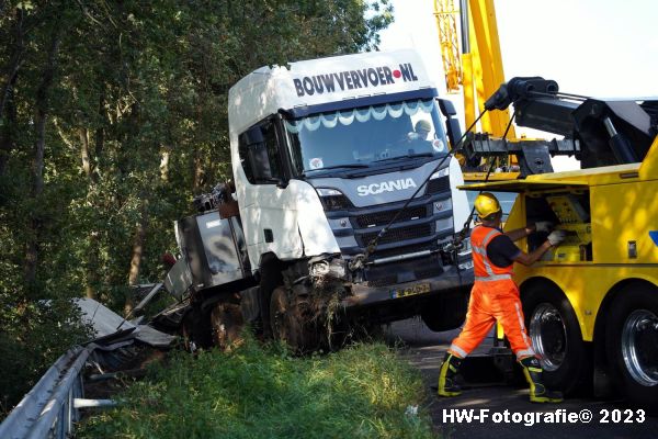 Henry-Wallinga©-Ongeval-Vrachtwagen-Betonplaten-A28-Lichtmis-26