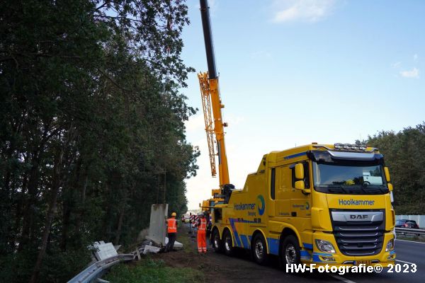 Henry-Wallinga©-Ongeval-Vrachtwagen-Betonplaten-A28-Lichtmis-33