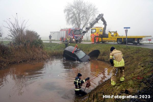 Henry-Wallinga©-Ongeval-Auto-Water-Stadsweg_Rouveen-13