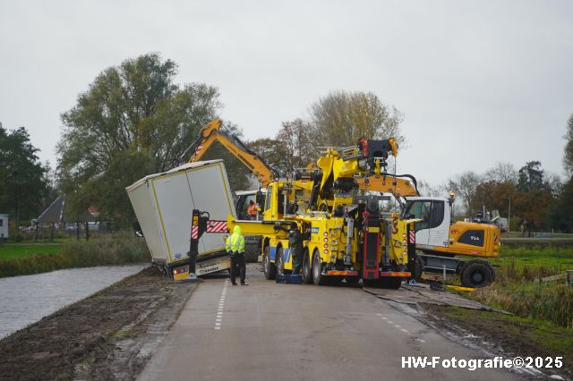 Henry-Wallinga©-Vrachtwagen-Berm-Stadsweg-Hasselt-01
