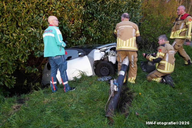 Henry-Wallinga©-Eenzijdig-Ongeval-Auto-Sloot-N377-Hasselt-08